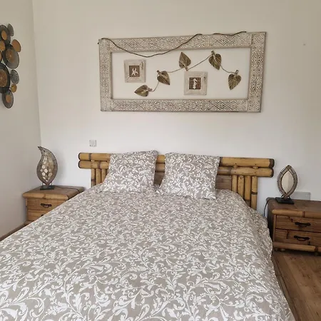Homestay La Serenite Balinaise, Et Sdb Privee, Jardin , Piscine Et Jacuzzi En Saison, Pres De Chantilly, Parc Asterix Et Cdg Et Paris En 20' Orry-La-Ville