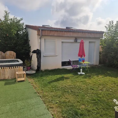 Homestay La Serenite Balinaise, Et Sdb Privee, Jardin , Piscine Et Jacuzzi En Saison, Pres De Chantilly, Parc Asterix Et Cdg Et Paris En 20'