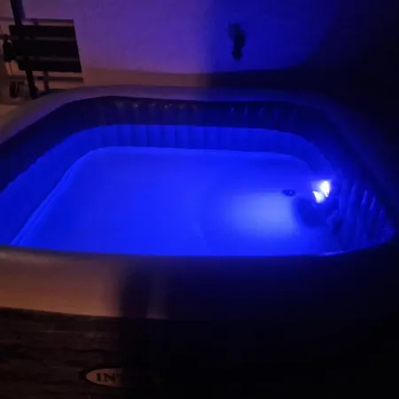Homestay La Serenite Balinaise, Et Sdb Privee, Jardin , Piscine Et Jacuzzi En Saison, Pres De Chantilly, Parc Asterix Et Cdg Et Paris En 20' Orry-La-Ville